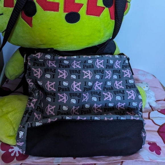 hello kitty / loungefly 2009 i kitty punk  purse bag - Picture 5 of 5